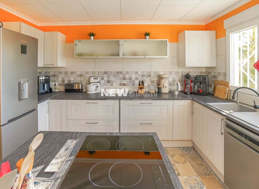 Resale - Detached - La Marina - Urb. El Oasis