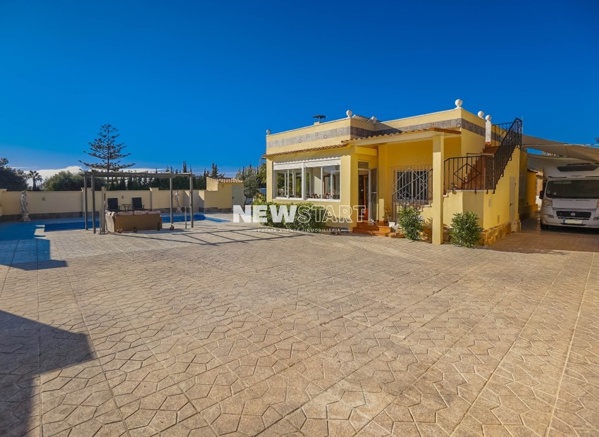 Resale - Detached - La Marina - Urb. El Oasis