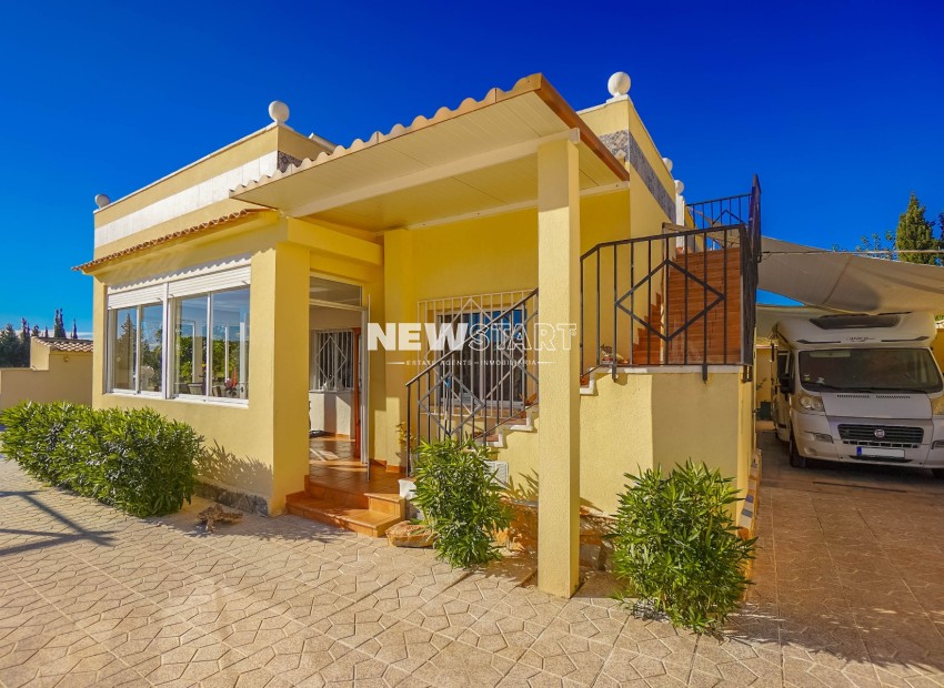 Resale - Detached - La Marina - Urb. El Oasis