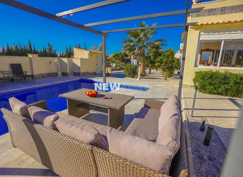 Resale - Detached - La Marina - Urb. El Oasis