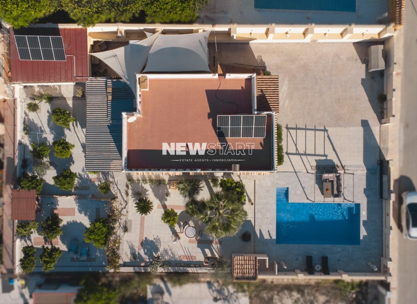 Resale - Detached - La Marina - Urb. El Oasis