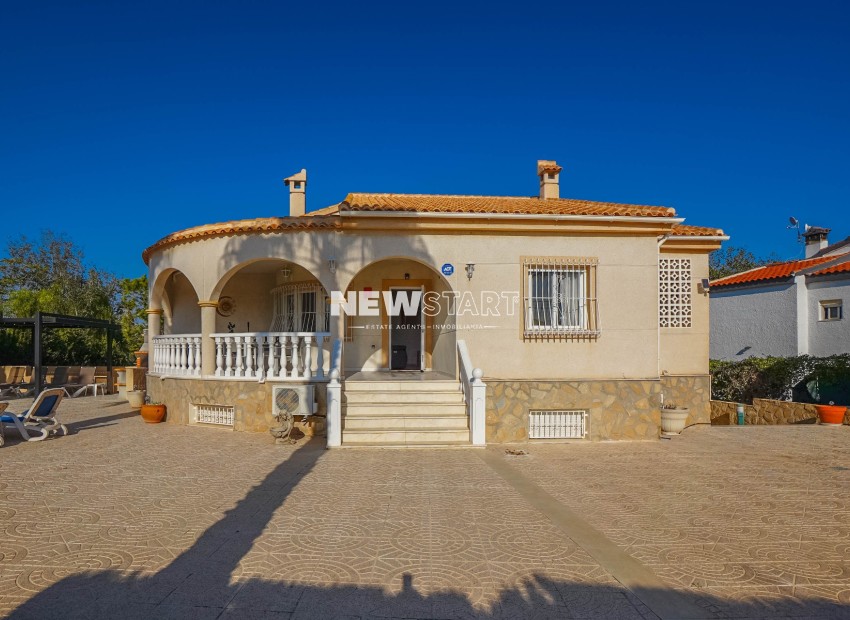 Resale - Detached - La Marina - Urb. La Escuera