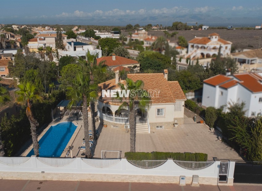 Resale - Detached - La Marina - Urb. La Escuera