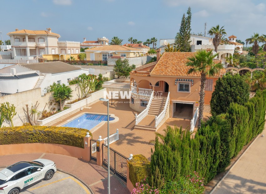 Resale - Detached - La Marina - Urb. La Escuera