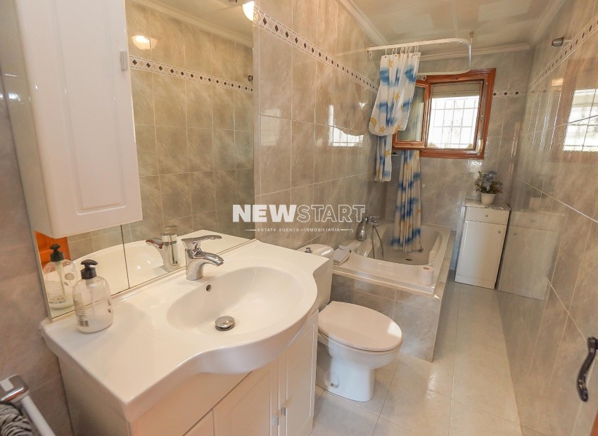 Resale - Detached - La Marina - Urb. La Marina