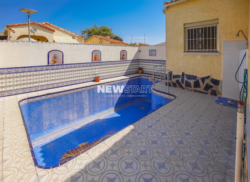 Resale - Detached - La Marina - Urb. La Marina