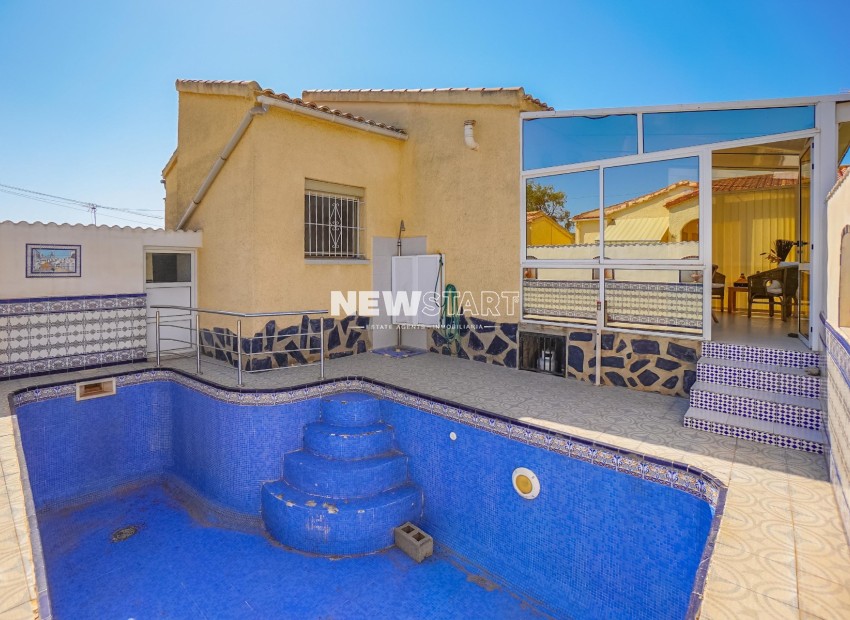 Resale - Detached - La Marina - Urb. La Marina