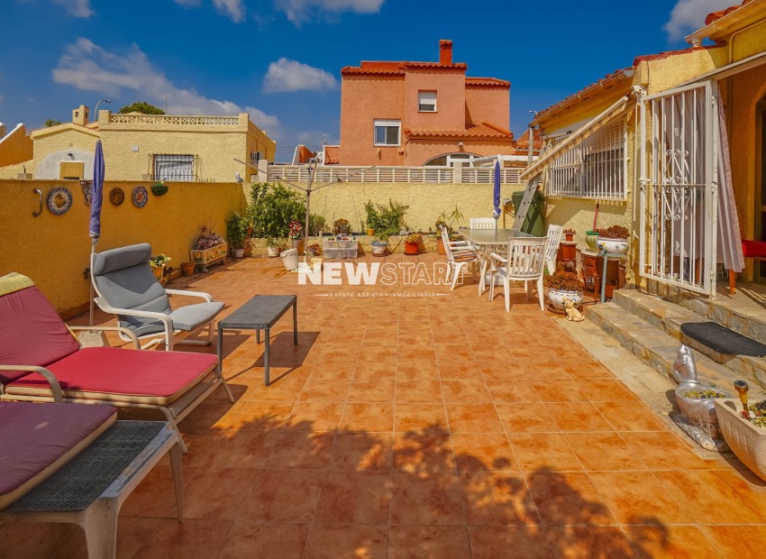Resale - Detached - La Marina - Urb. La Marina
