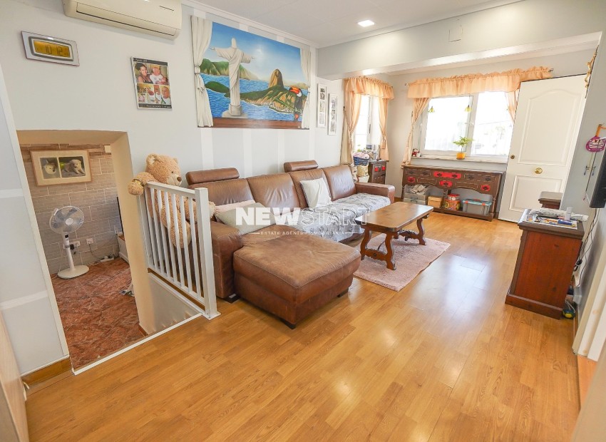 Resale - Detached - La Marina - Urb. La Marina