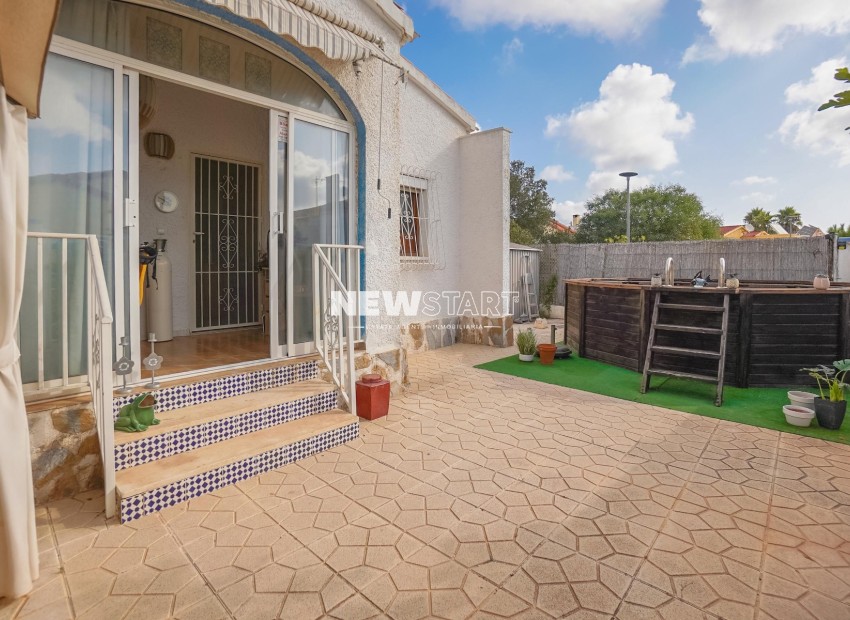 Resale - Detached - La Marina - Urb. La Marina