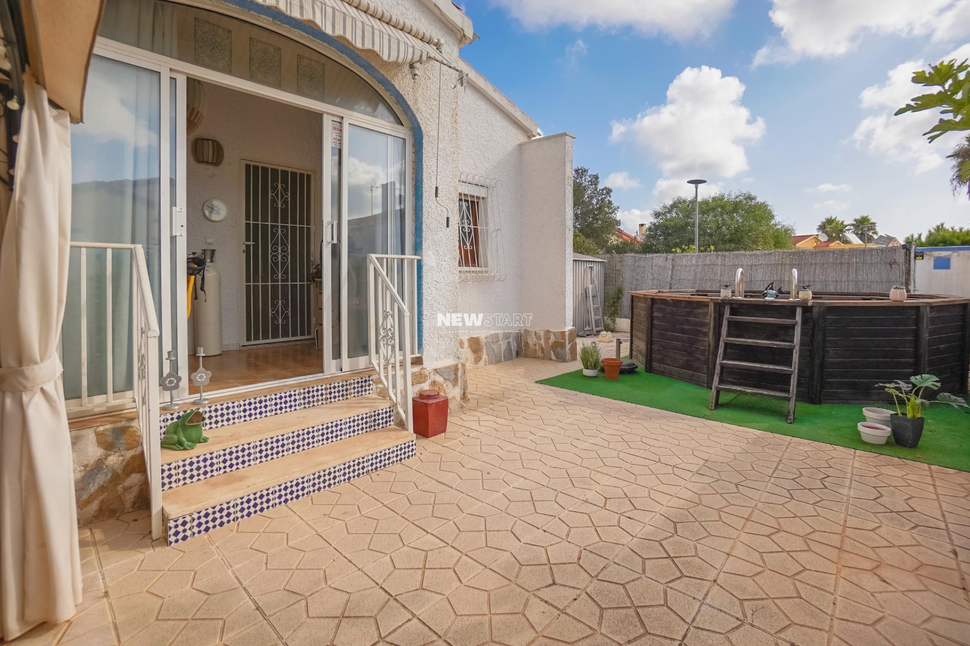 Resale - Detached - La Marina - Urb. La Marina