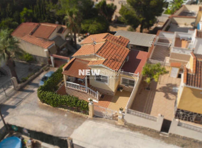 Resale - Detached - La Marina - Urb. La Marina