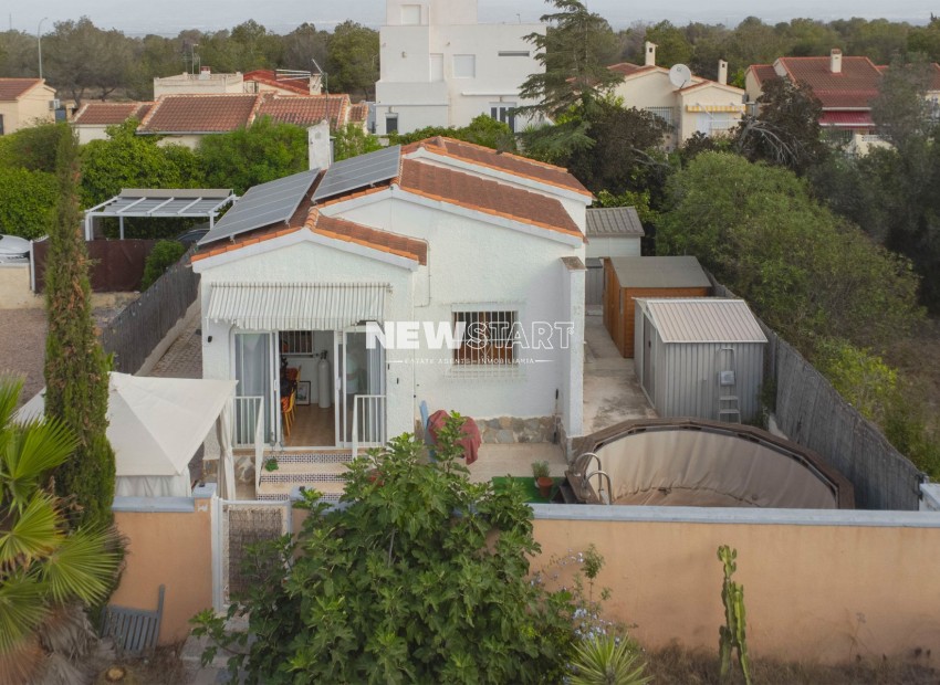 Resale - Detached - La Marina - Urb. La Marina