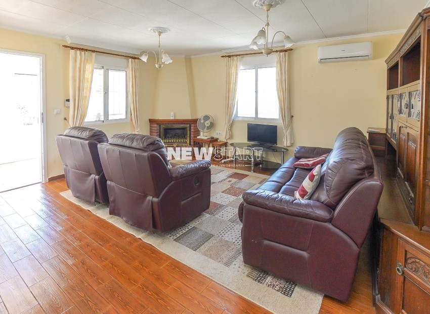 Resale - Detached - La Marina - Urb. La Marina