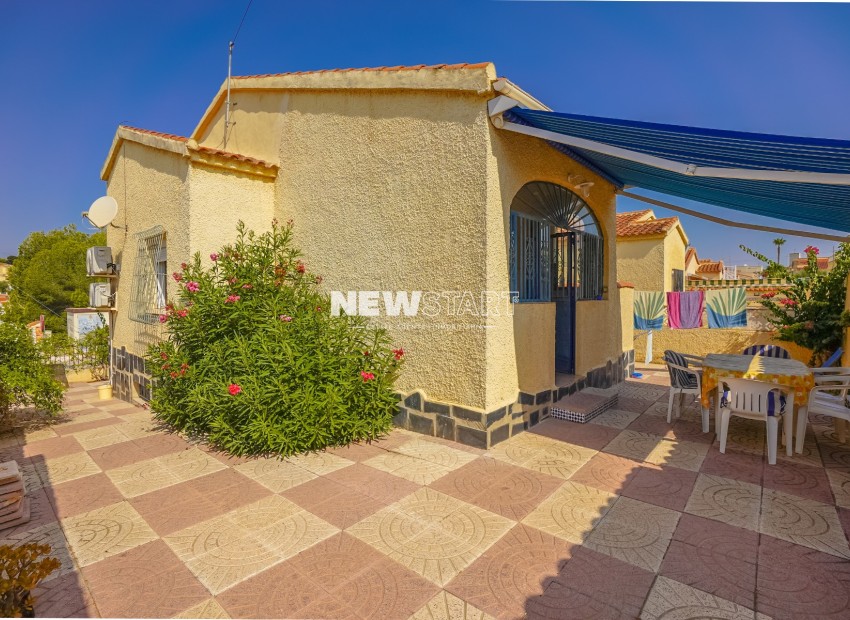 Resale - Detached - La Marina - Urb. La Marina