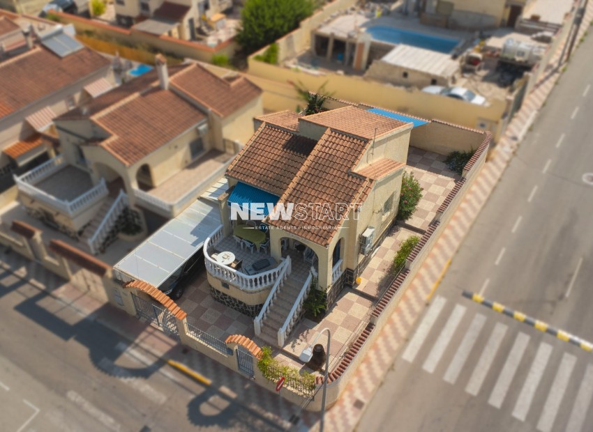 Resale - Detached - La Marina - Urb. La Marina