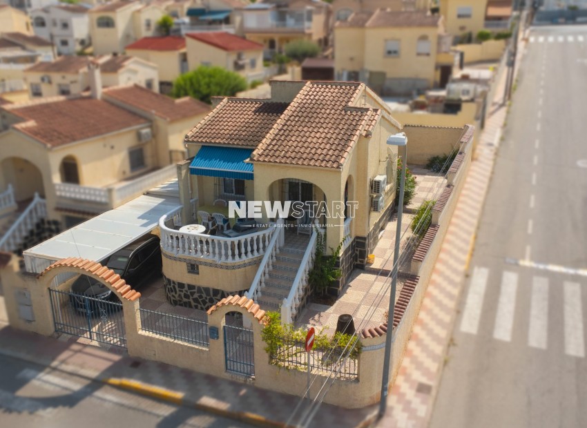 Resale - Detached - La Marina - Urb. La Marina