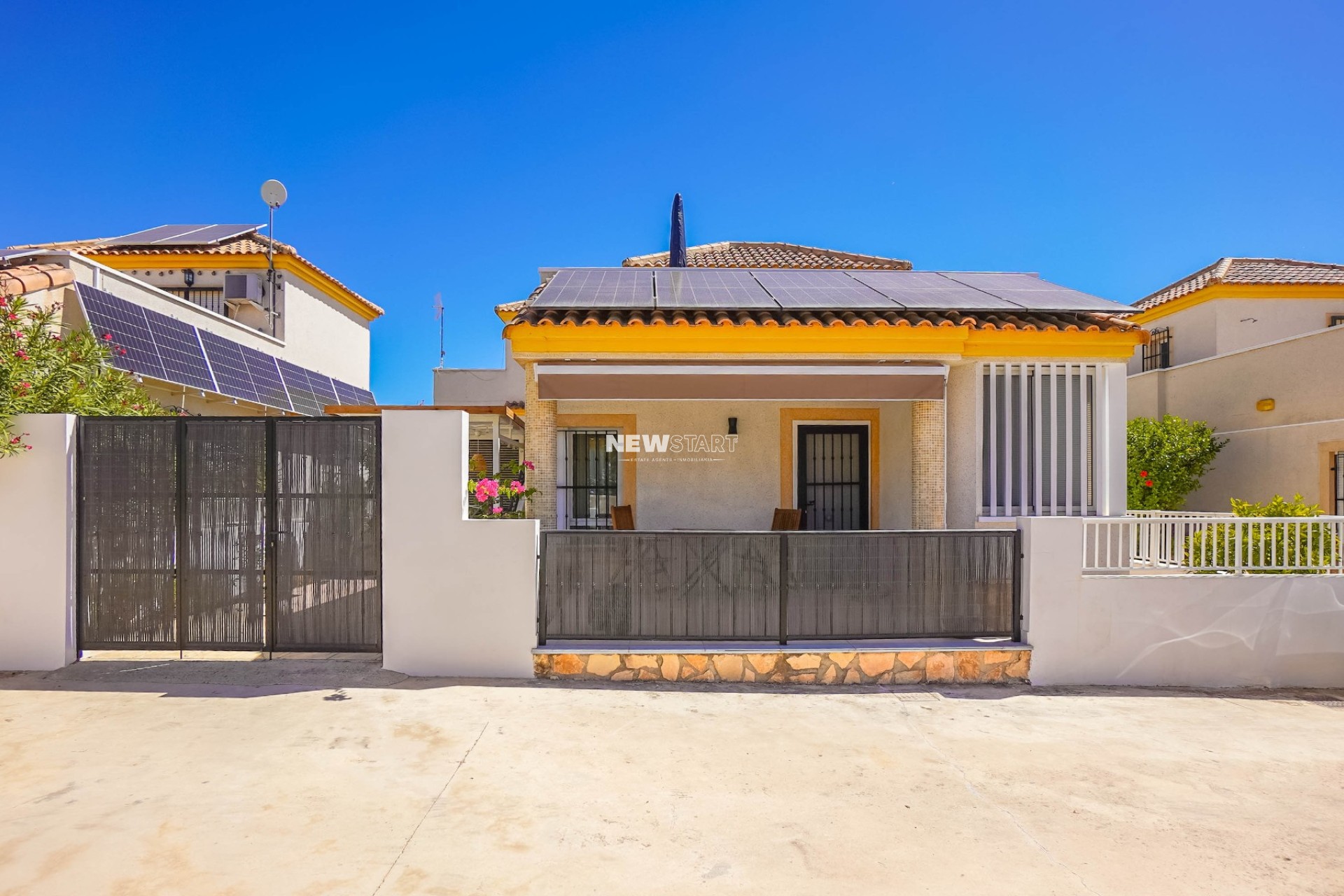 Resale - Detached - La Marina - Urb. La Marina