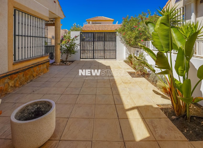 Resale - Detached - La Marina - Urb. La Marina