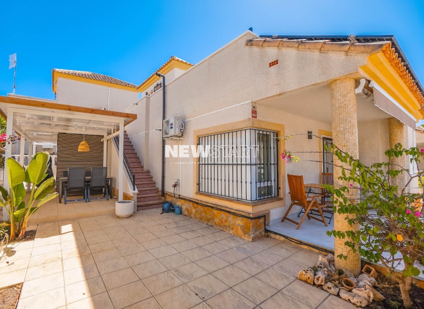 Resale - Detached - La Marina - Urb. La Marina