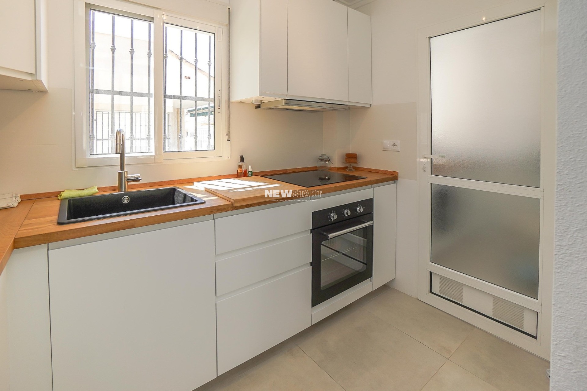 Resale - Detached - La Marina - Urb. La Marina