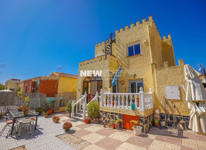 Resale - Detached - La Marina - Urb. La Marina