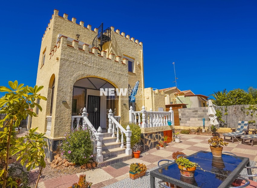 Resale - Detached - La Marina - Urb. La Marina