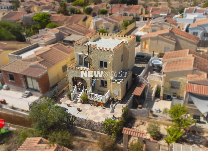 Resale - Detached - La Marina - Urb. La Marina