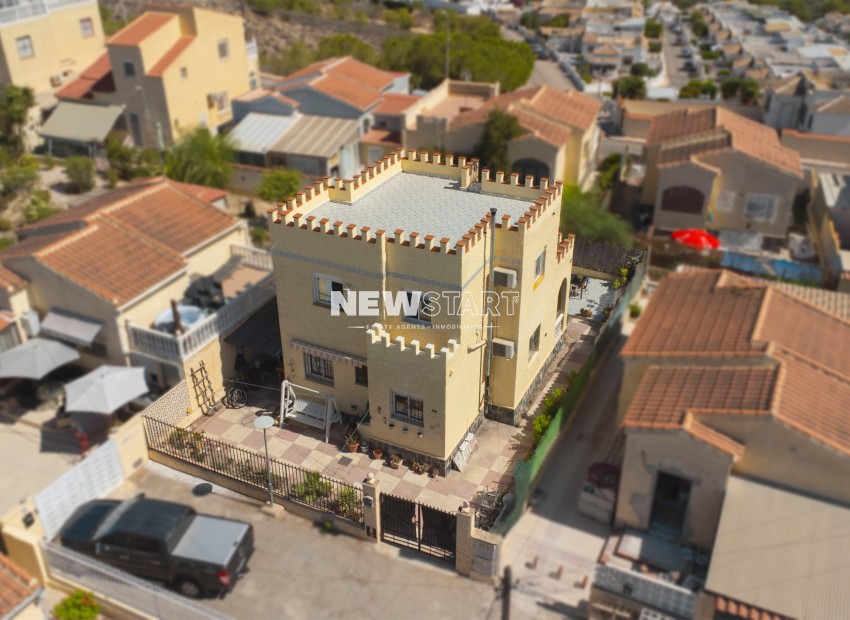 Resale - Detached - La Marina - Urb. La Marina