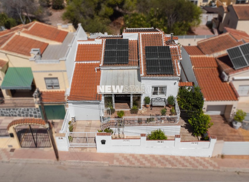 Resale - Detached - La Marina - Urb. La Marina