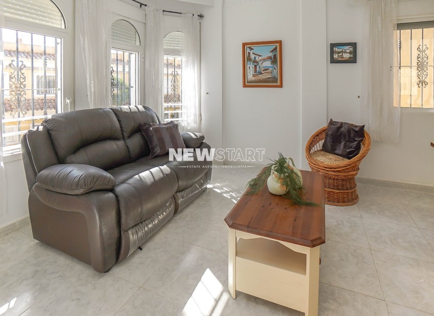 Resale - Detached - La Marina - Urb. La Marina