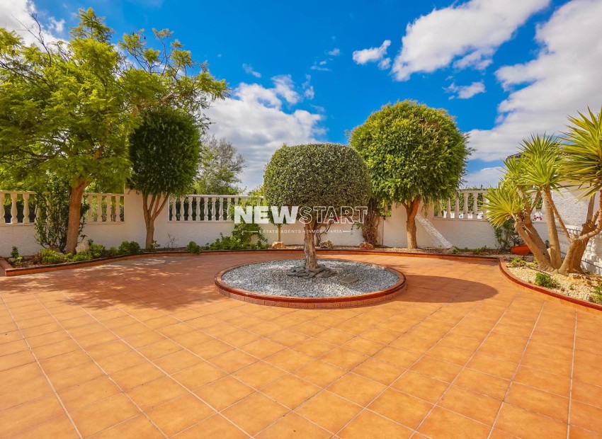 Resale - Detached - La Marina - Urb. La Marina