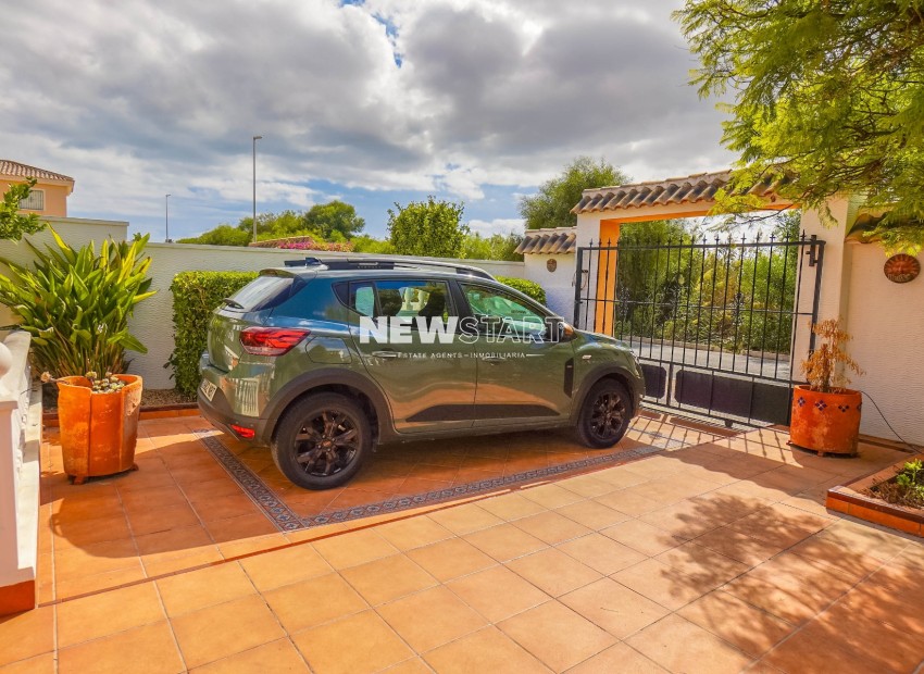 Resale - Detached - La Marina - Urb. La Marina