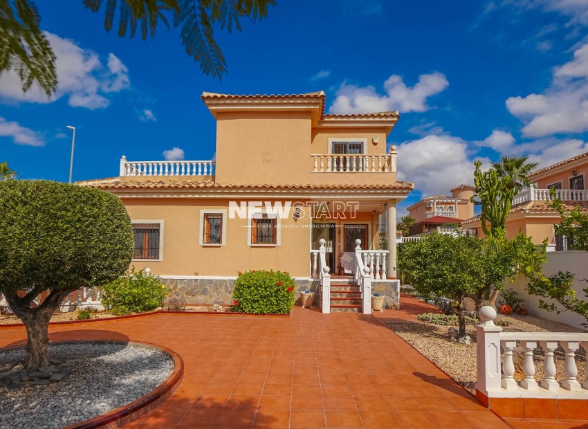 Resale - Detached - La Marina - Urb. La Marina