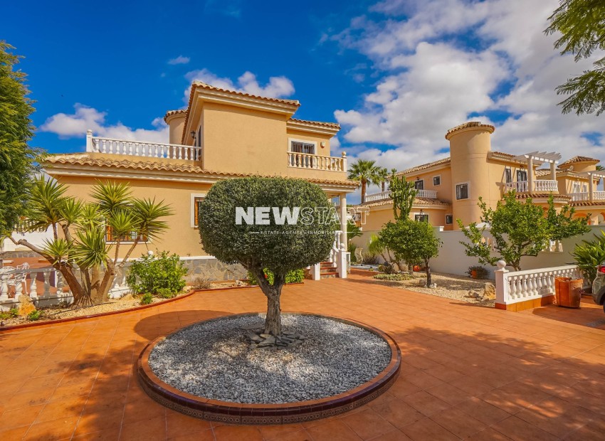 Resale - Detached - La Marina - Urb. La Marina