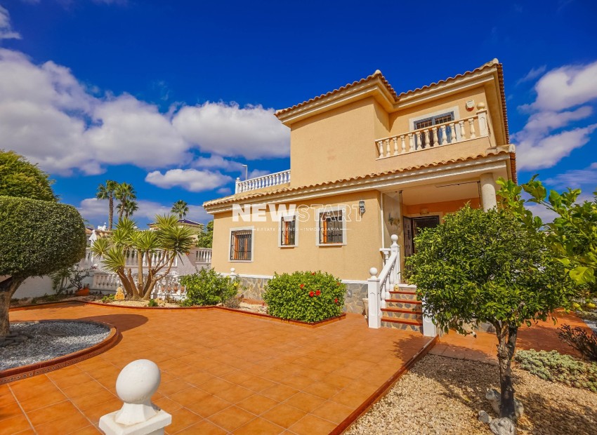 Resale - Detached - La Marina - Urb. La Marina