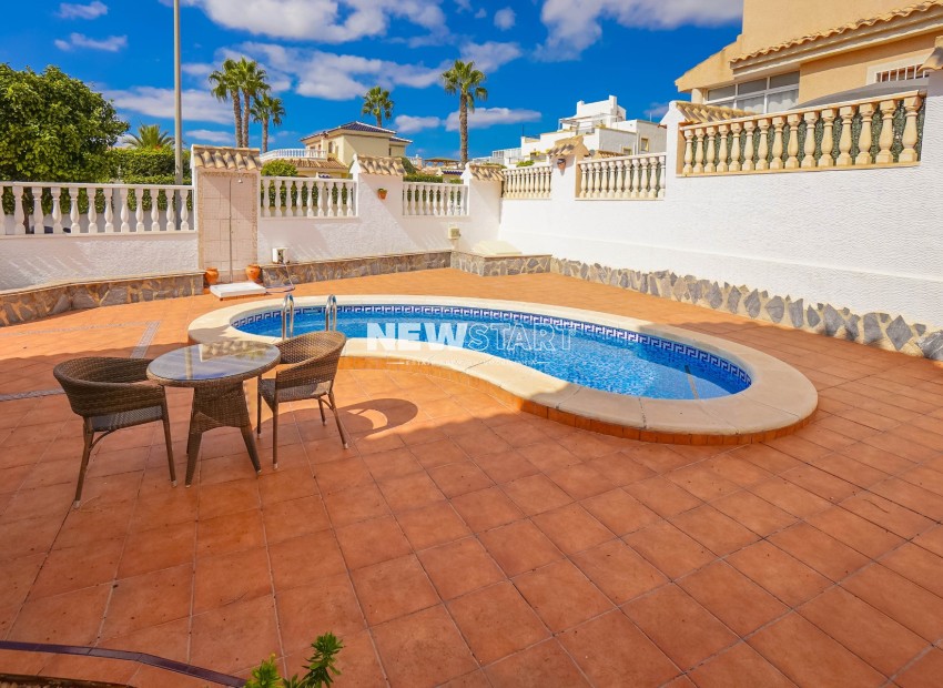 Resale - Detached - La Marina - Urb. La Marina