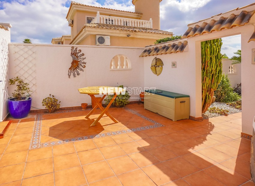 Resale - Detached - La Marina - Urb. La Marina