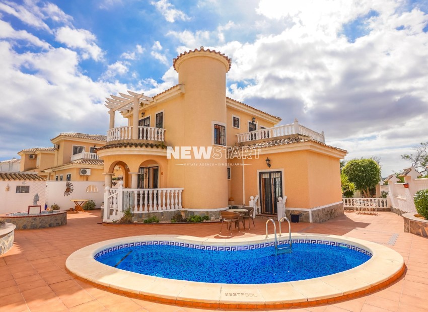 Resale - Detached - La Marina - Urb. La Marina