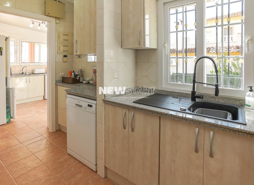 Resale - Detached - La Marina - Urb. La Marina