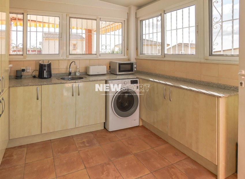 Resale - Detached - La Marina - Urb. La Marina