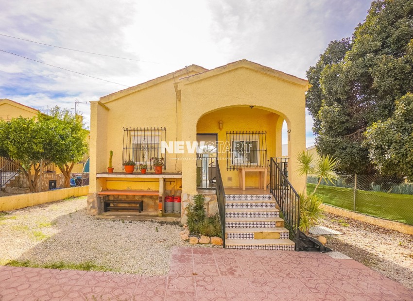 Resale - Detached - La Marina - Urb. La Marina