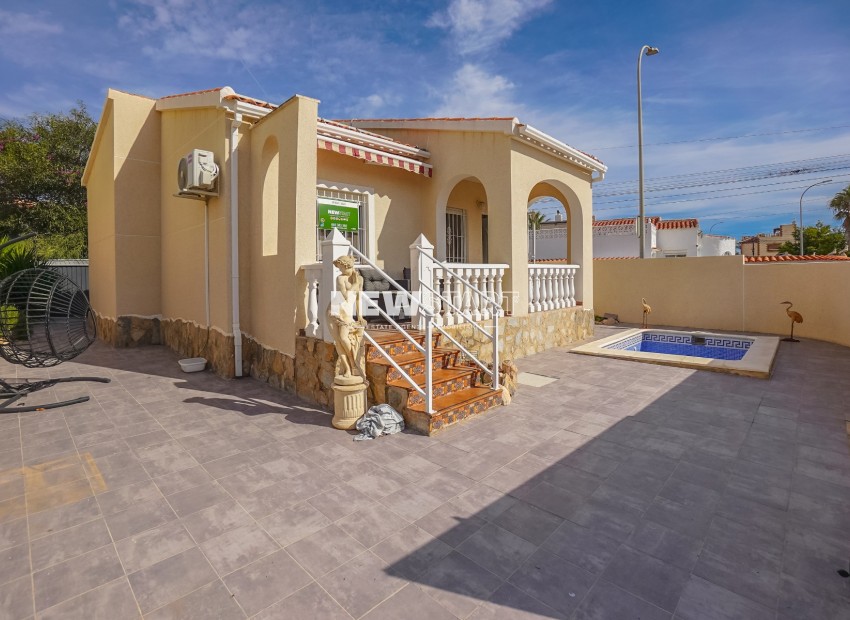 Resale - Detached - La Marina - Urb. La Marina