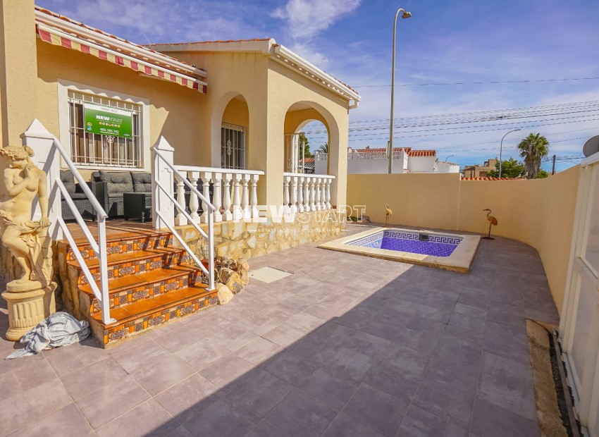 Resale - Detached - La Marina - Urb. La Marina