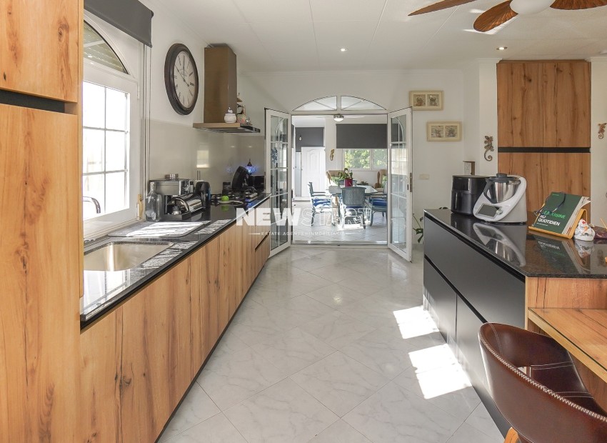 Resale - Detached - La Marina - Urb. La Marina