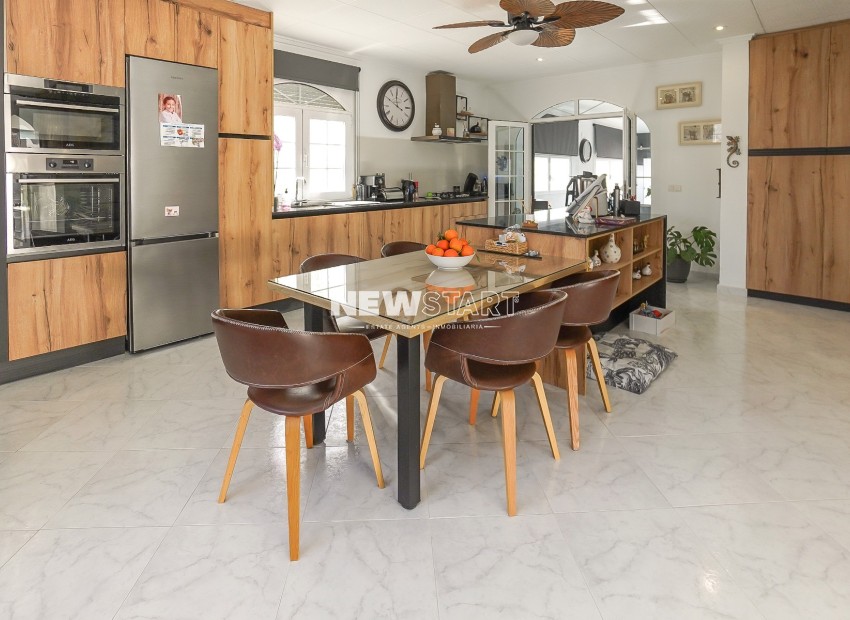 Resale - Detached - La Marina - Urb. La Marina