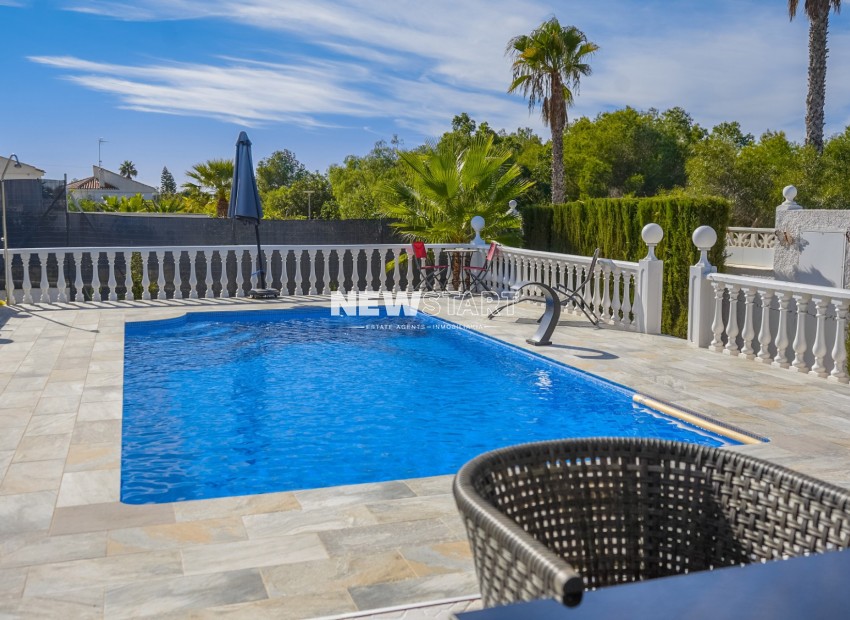 Resale - Detached - La Marina - Urb. La Marina