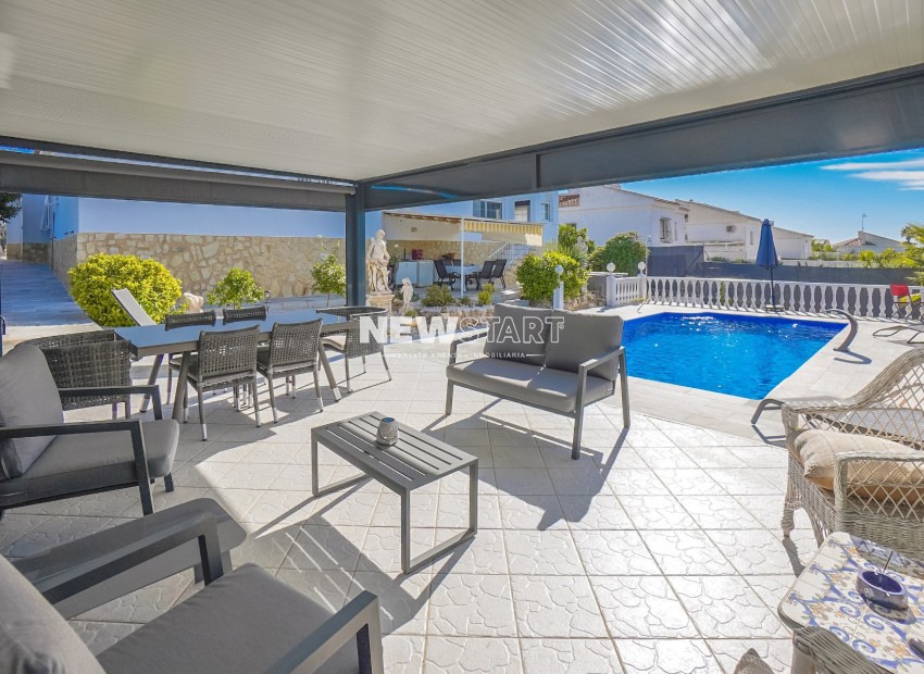 Resale - Detached - La Marina - Urb. La Marina