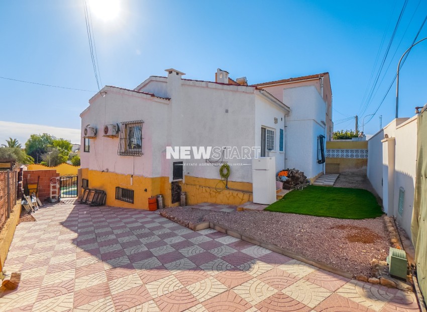 Resale - Detached - La Marina - Urb. La Marina