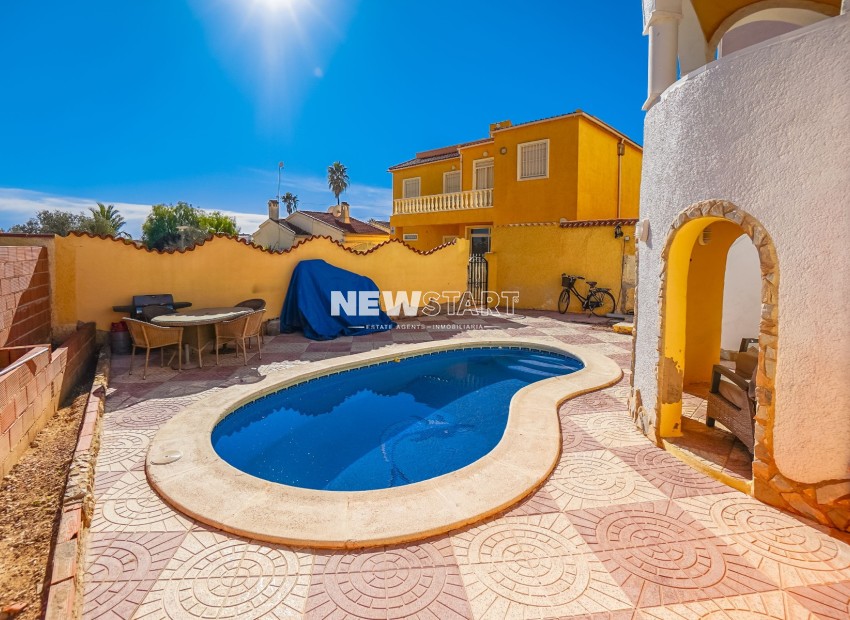 Resale - Detached - La Marina - Urb. La Marina